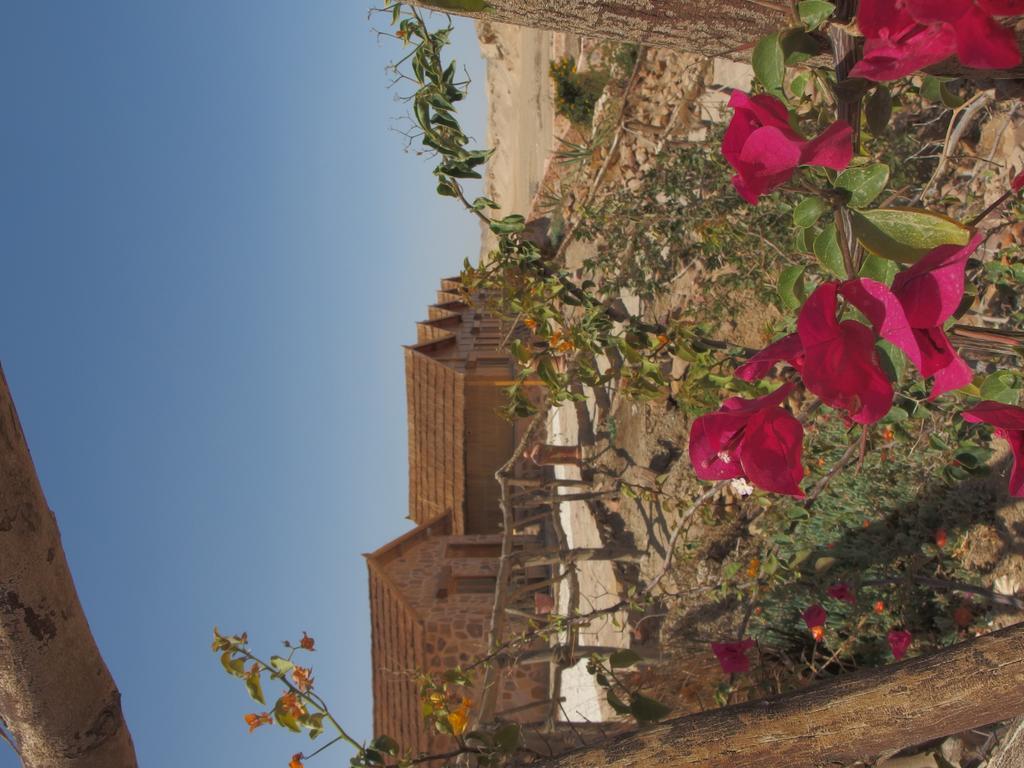 Hotel Roots Red Sea El Qoseir Exterior foto